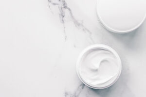 ¿Qué necesitas para formular una crema emoliente?