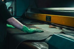 Aditivos químicos en el proceso de fabricación del cuero