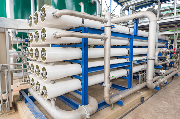 Planta de tratamiento de agua con sistemas de osmosis inversa