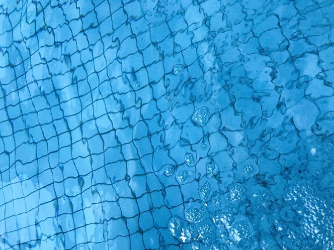 Piscina desinfectada con cloro