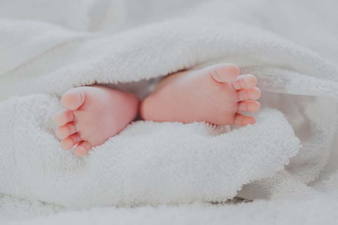 Los talones de un niño representan una de los descubrimientos de Gabriella Morreale