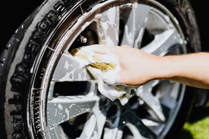 Ingredientes para formular productos de limpieza para automóviles