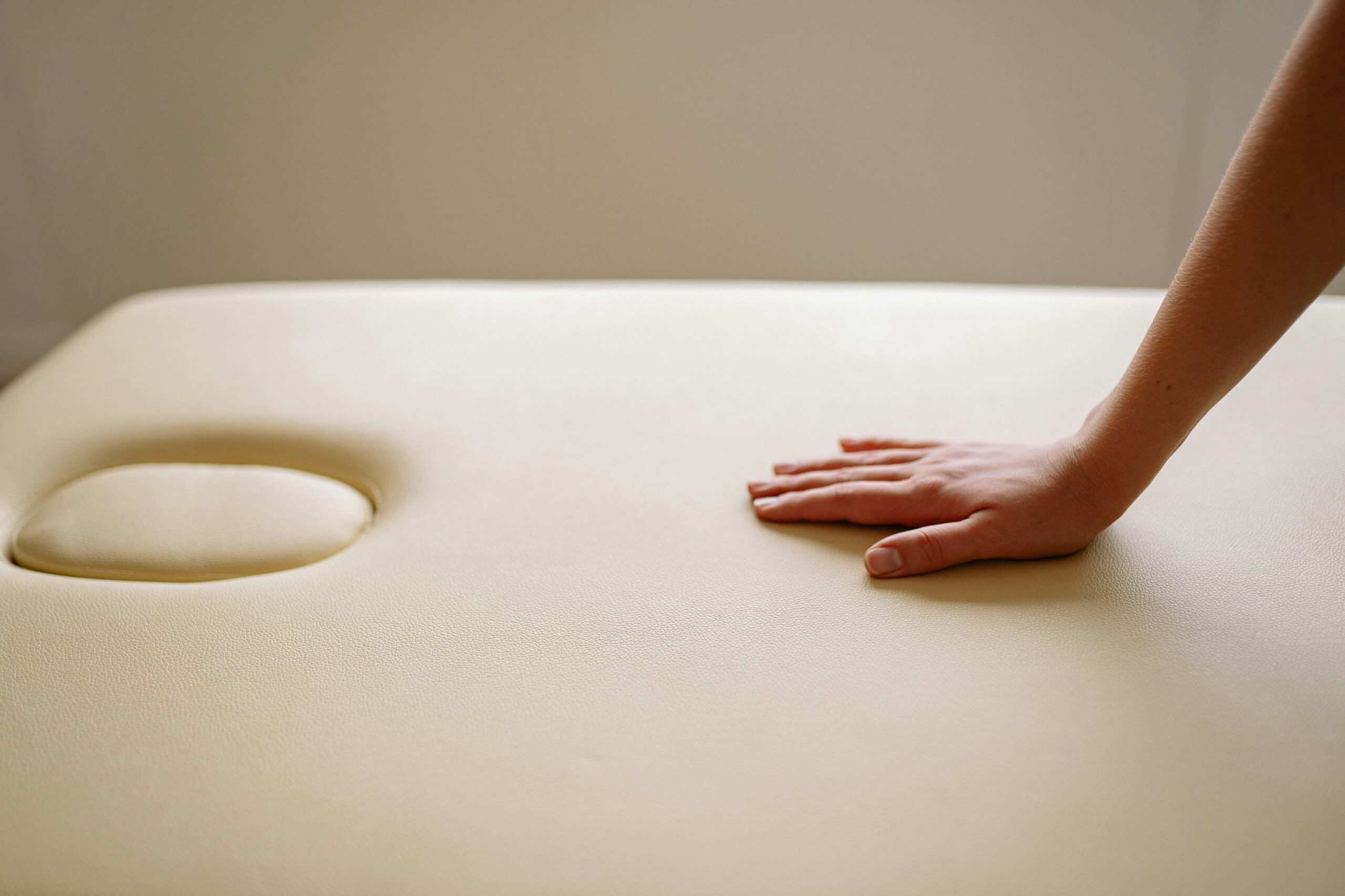 cuero_beige